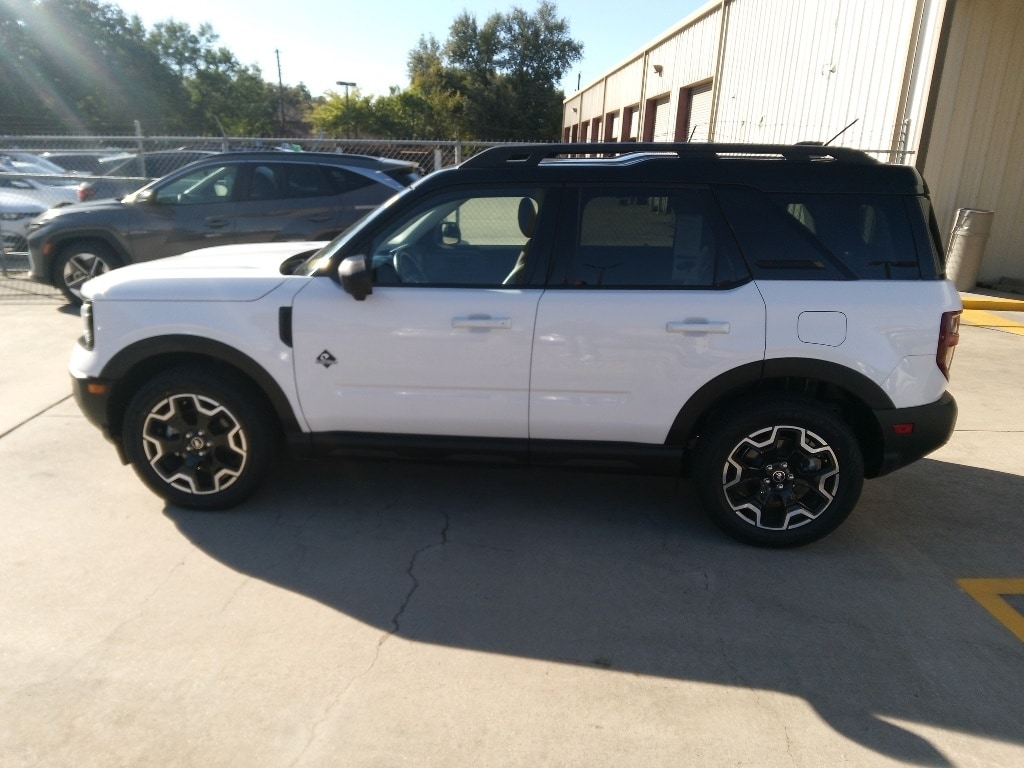 Thumbnail: 2025 Ford Bronco Sport - 8