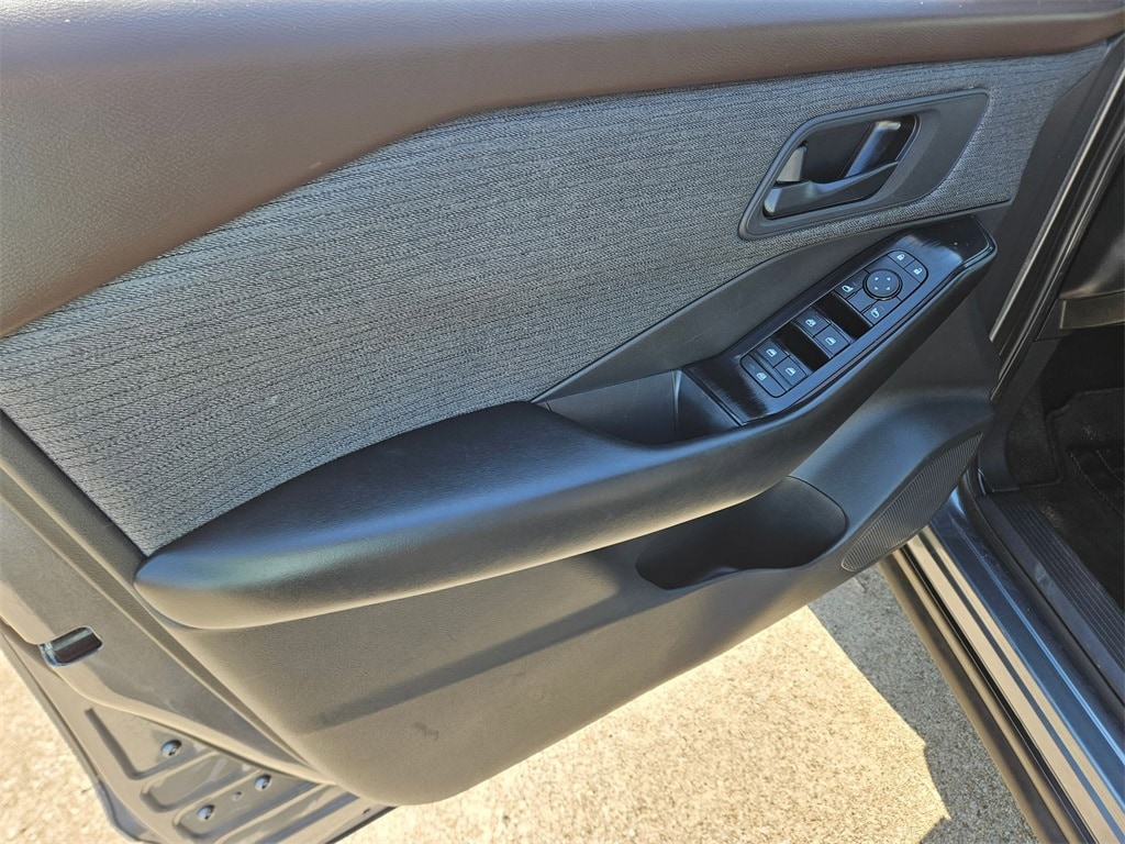 Thumbnail: 2023 Nissan Rogue - 23