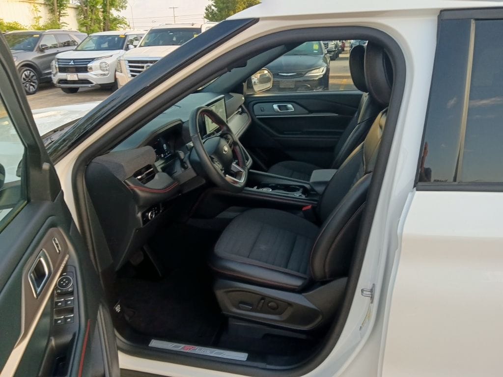 Thumbnail: 2025 Ford Explorer - 4