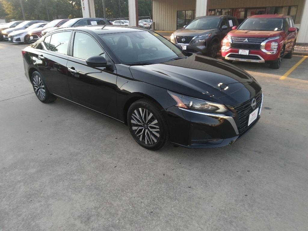 Thumbnail: 2024 Nissan Altima - 3