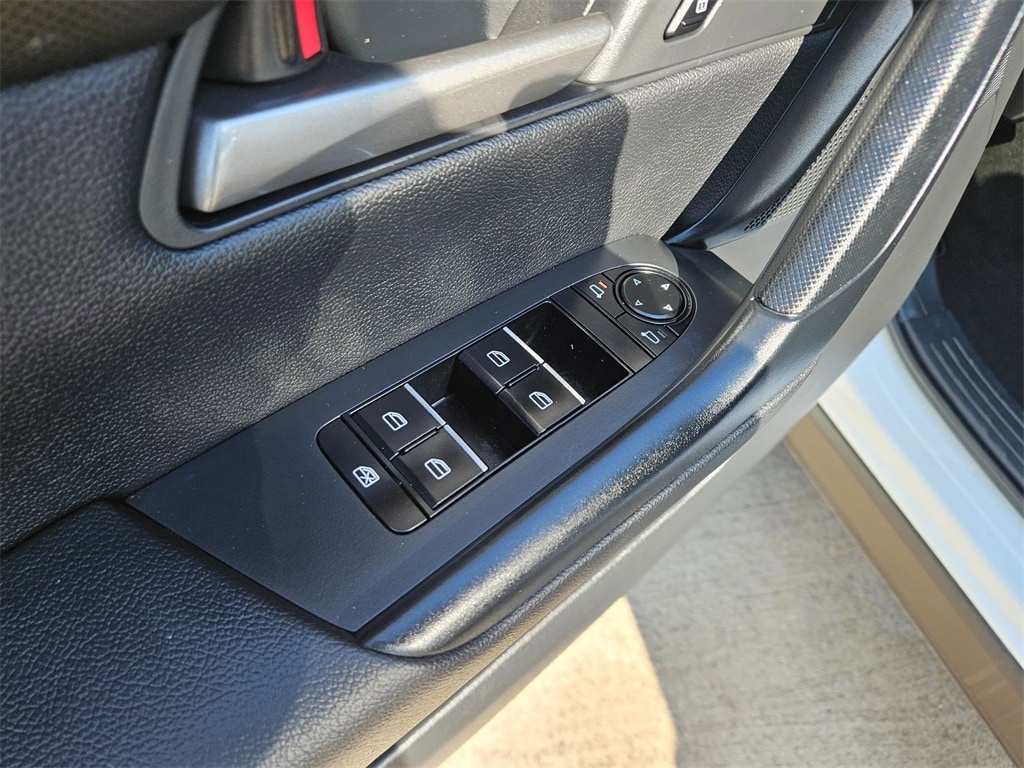 Thumbnail: 2025 Mazda CX-50 - 25