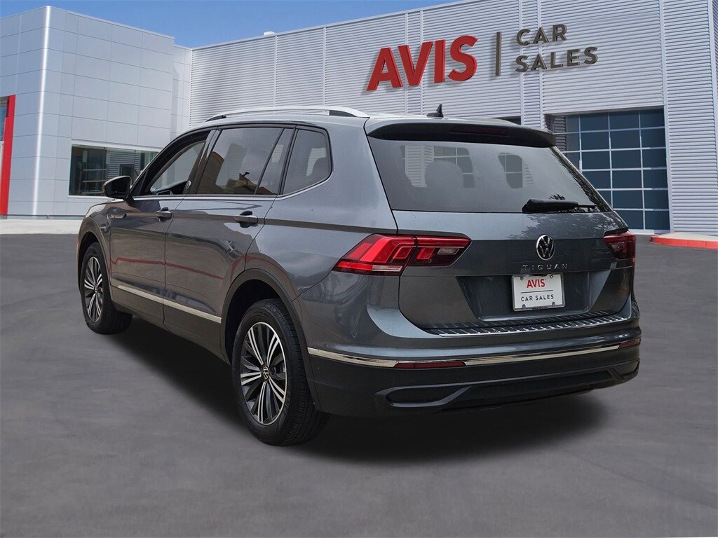 Thumbnail: 2024 Volkswagen Tiguan - 3