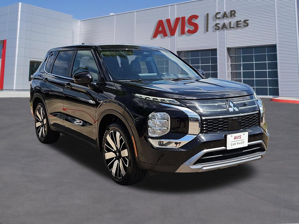 Thumbnail: 2025 Mitsubishi Outlander - 3