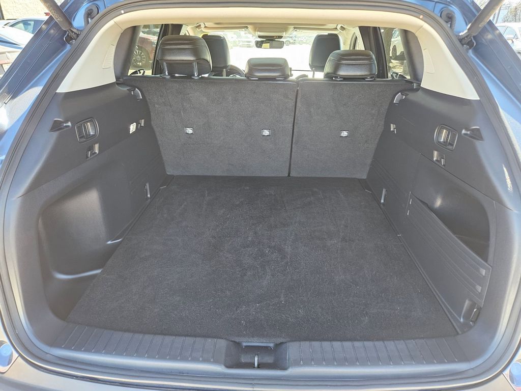 Thumbnail: 2025 Mazda CX-50 - 25