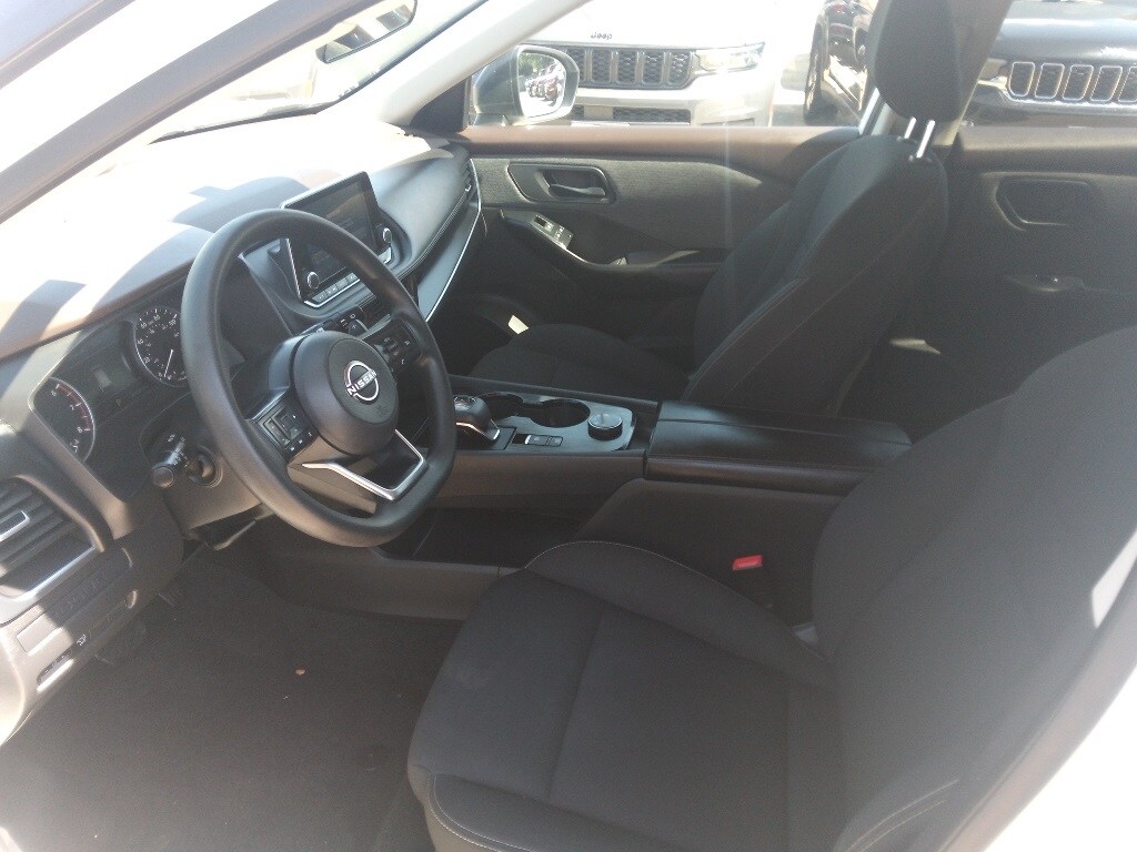 Thumbnail: 2023 Nissan Rogue - 10