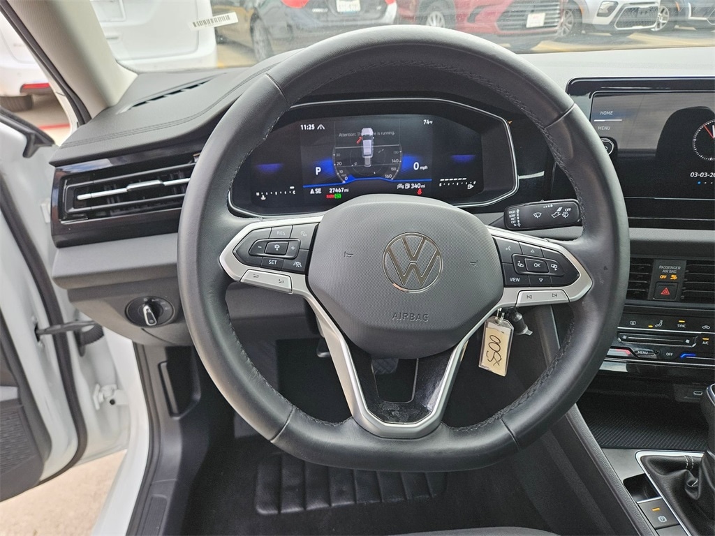 Thumbnail: 2025 Volkswagen Jetta - 18