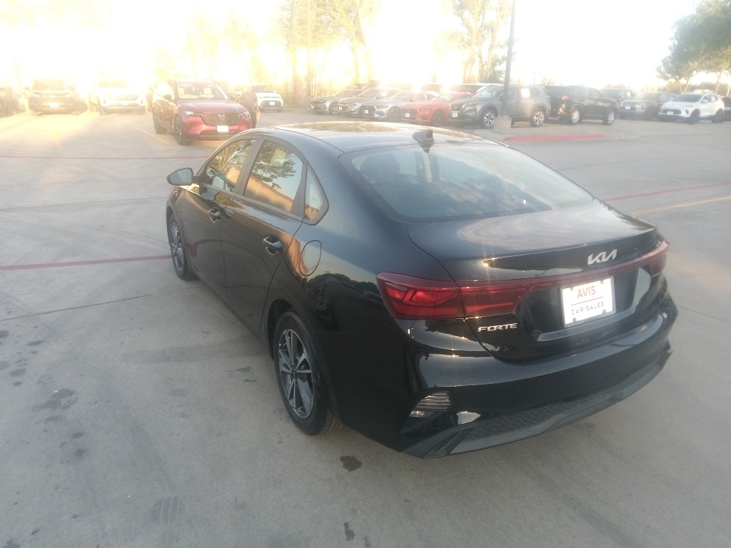 Thumbnail: 2024 Kia Forte - 12
