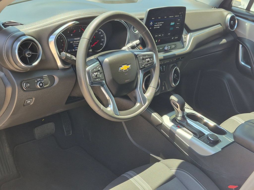 Thumbnail: 2025 Chevrolet Blazer - 14