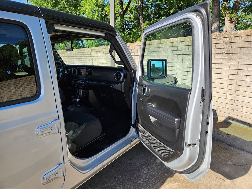 Thumbnail: 2023 Jeep Gladiator - 28