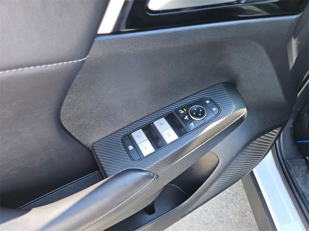 Thumbnail: 2023 Mitsubishi Outlander - 13