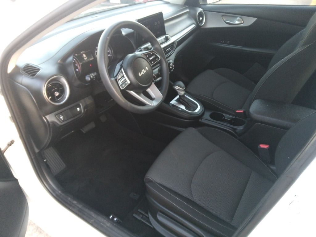 Thumbnail: 2024 Kia Forte - 9