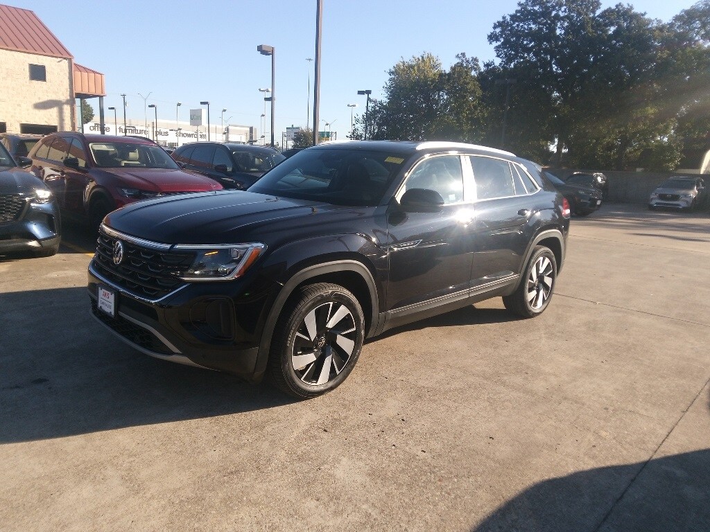 Certified 2025 Volkswagen Atlas Cross Sport 2.0T SE w/Technology SUV