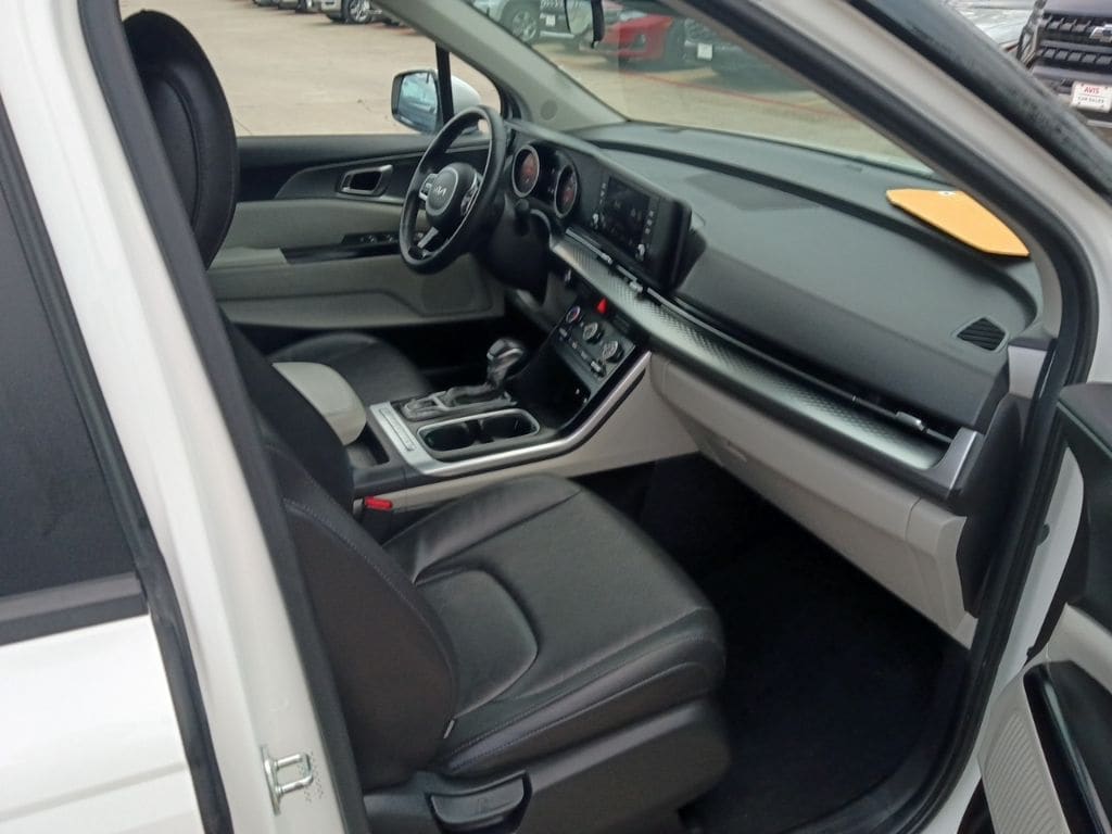 Thumbnail: 2024 Kia Carnival - 5