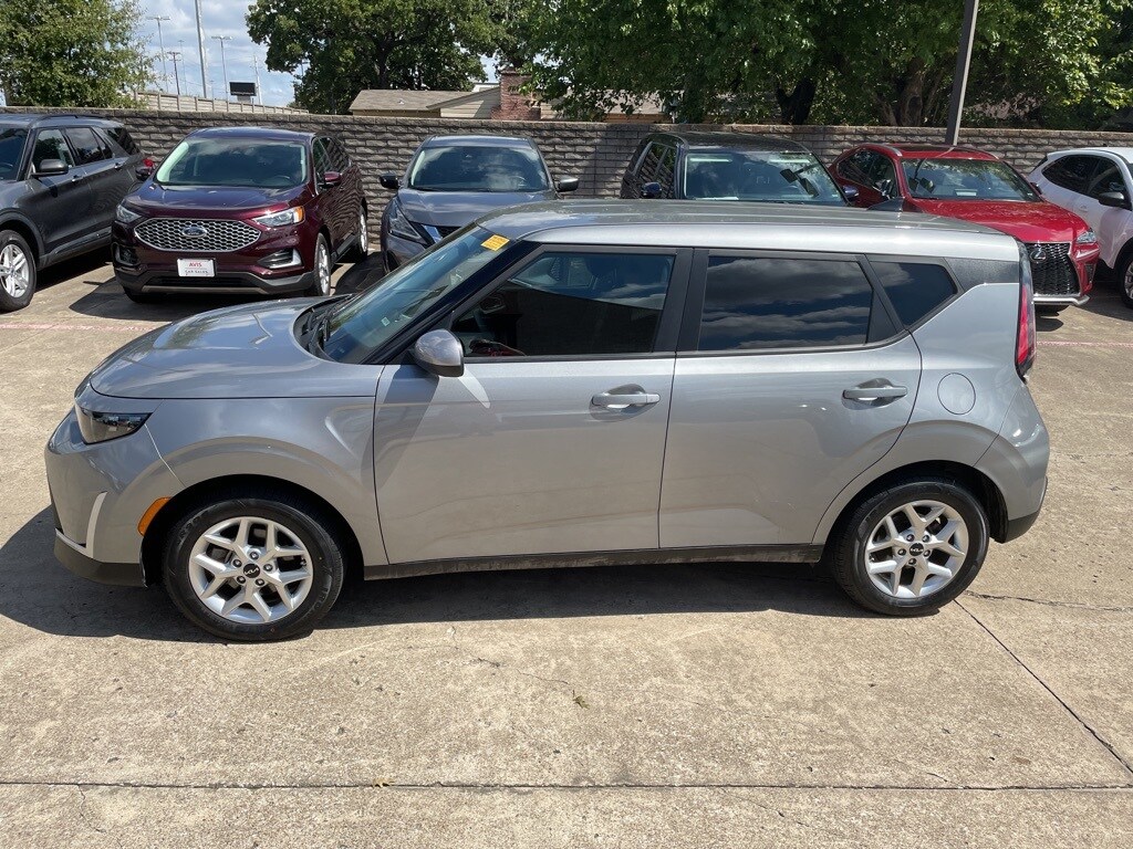 Used 2023 Kia Soul For Sale at AVIS Car Sales VIN KNDJ23AU9P7876326