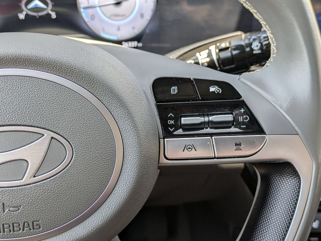 Thumbnail: 2025 Hyundai Elantra - 21