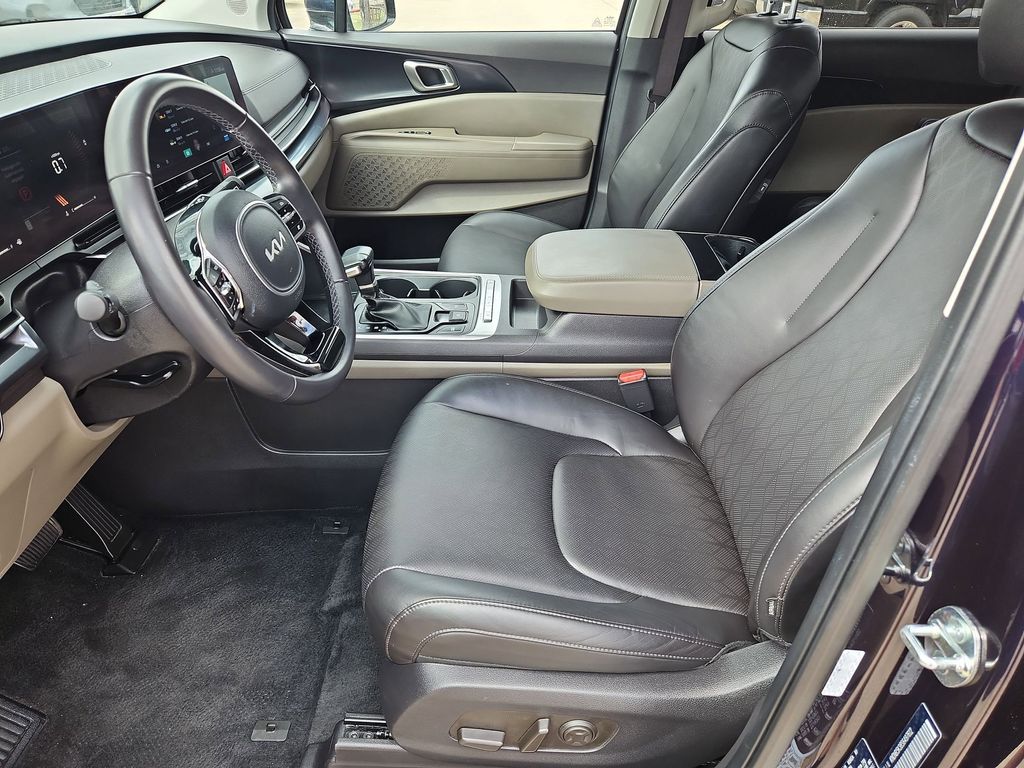 Thumbnail: 2025 Kia Carnival - 25