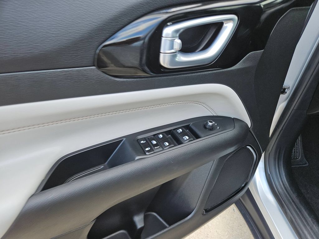 Thumbnail: 2025 Jeep Compass - 15