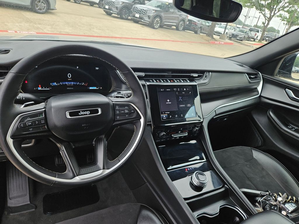 Thumbnail: 2024 Jeep Grand Cherokee L - 16