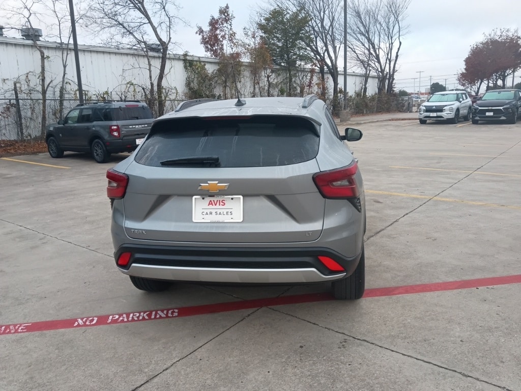 Thumbnail: 2025 Chevrolet Trax - 10
