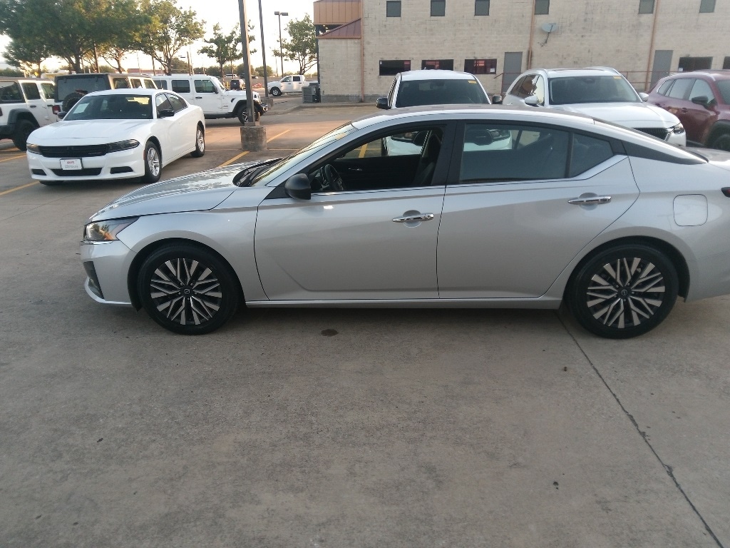 Thumbnail: 2024 Nissan Altima - 3