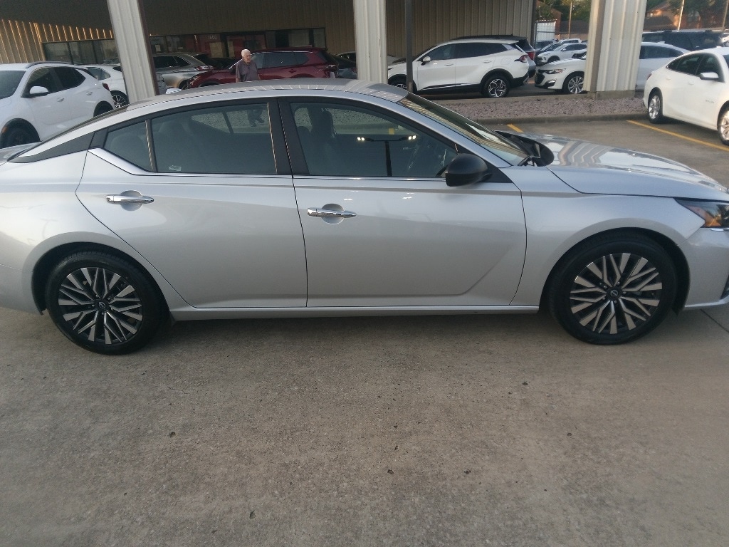 Thumbnail: 2024 Nissan Altima - 4