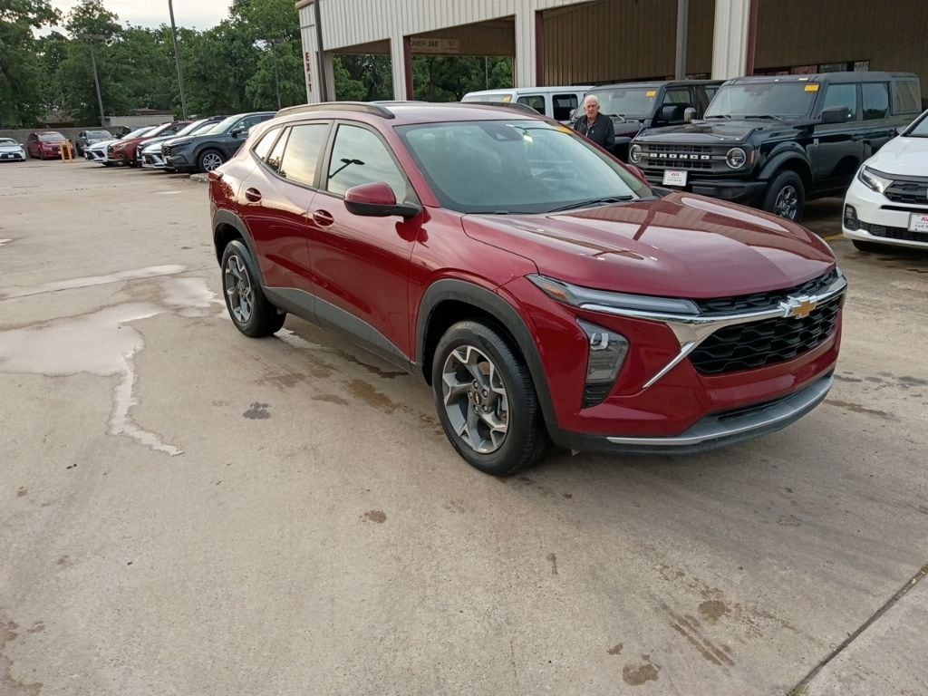 Thumbnail: 2025 Chevrolet Trax - 6