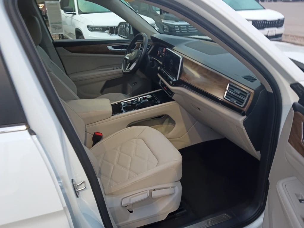 Thumbnail: 2025 Volkswagen Atlas - 9