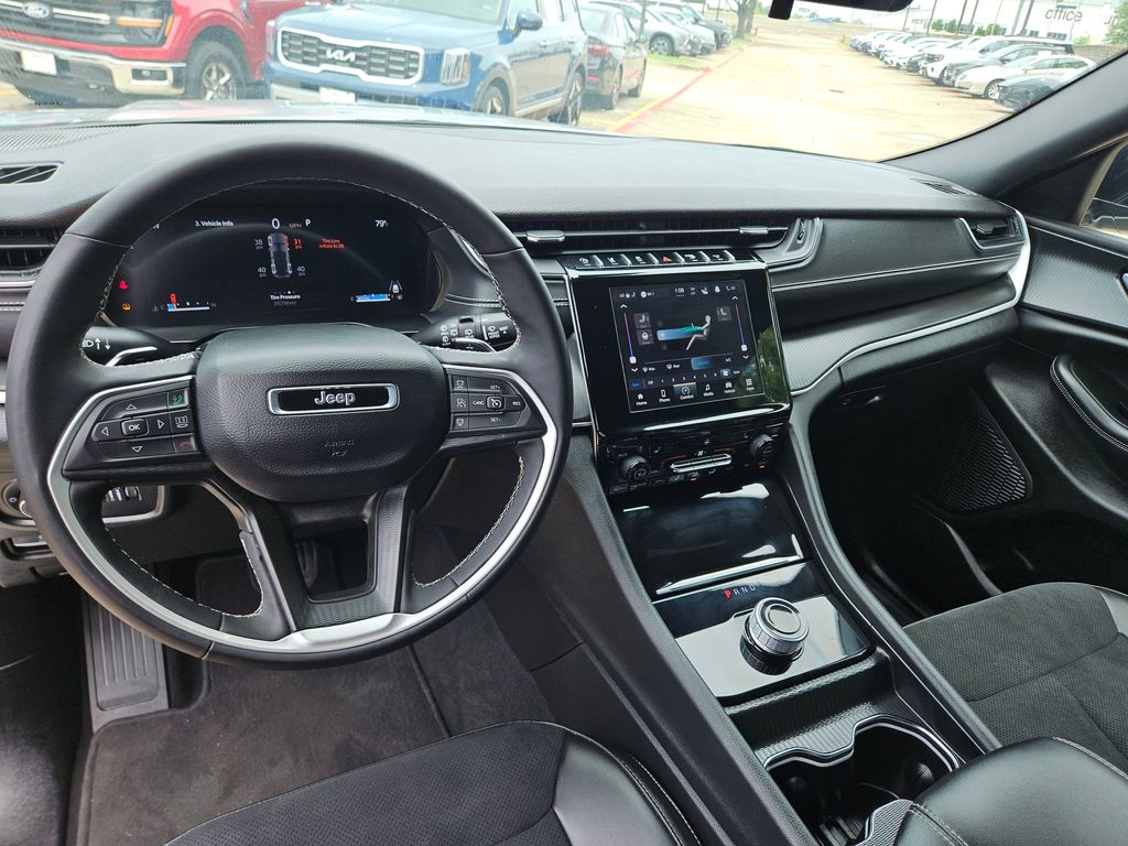 Thumbnail: 2025 Jeep Grand Cherokee - 16