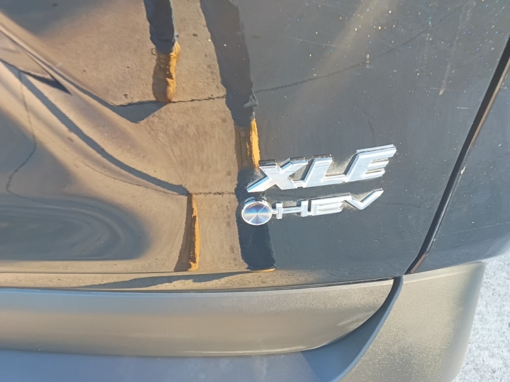 Thumbnail: 2025 Toyota RAV4 - 11