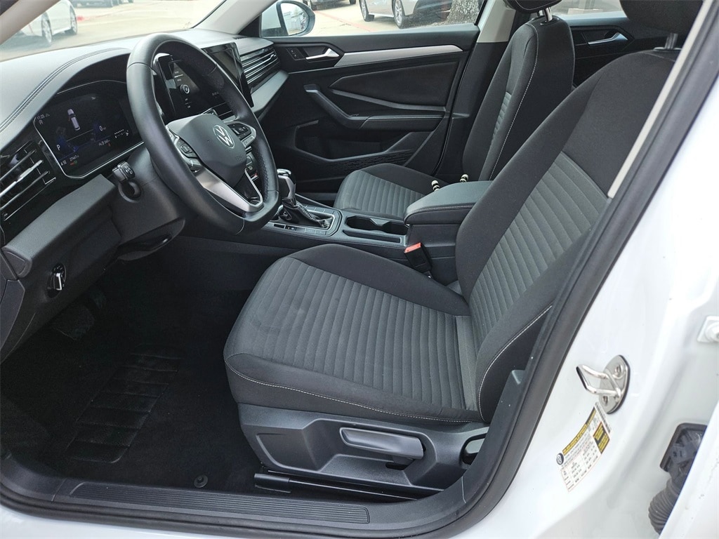 Thumbnail: 2025 Volkswagen Jetta - 11