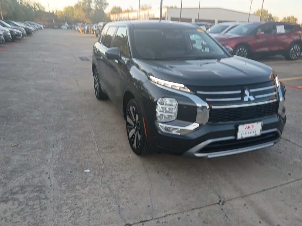 Thumbnail: 2025 Mitsubishi Outlander - 6