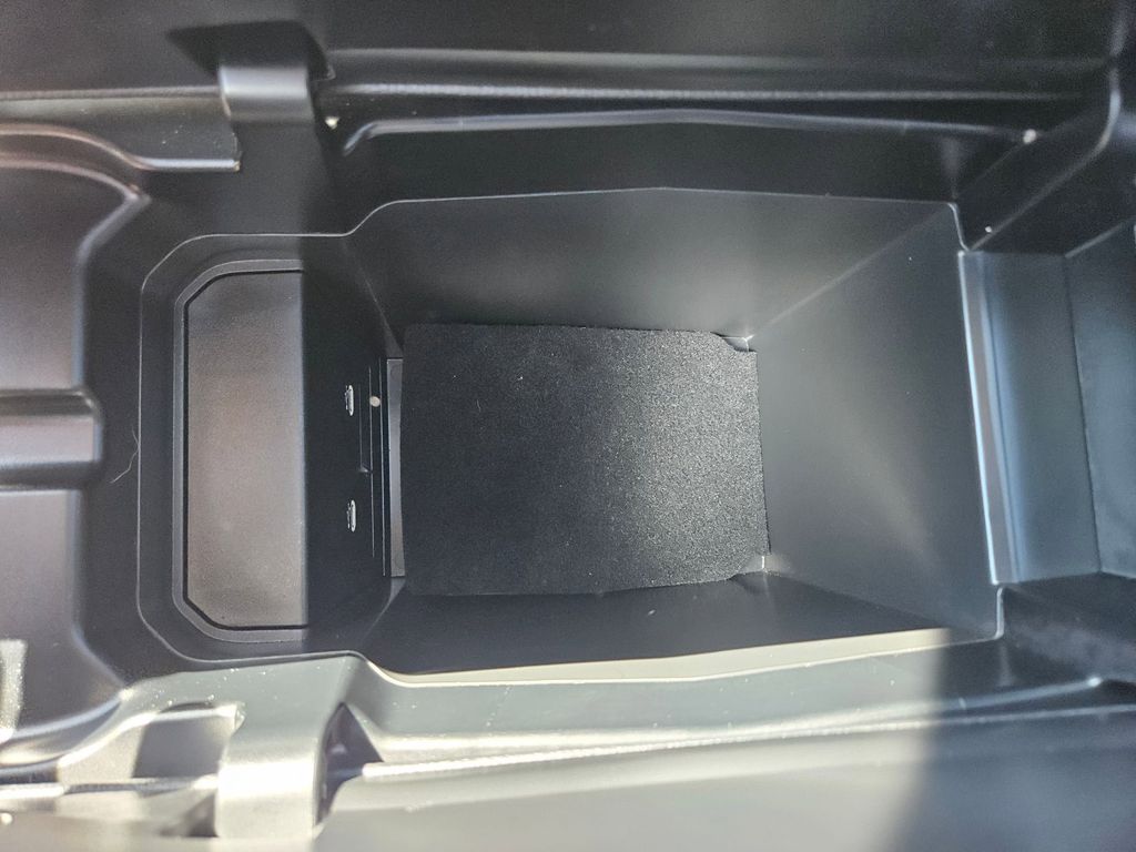 Thumbnail: 2025 Mazda CX-50 - 30