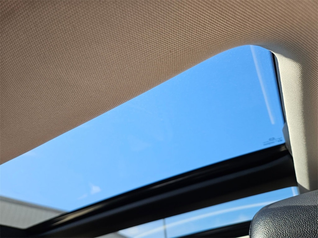 Thumbnail: 2025 Mazda CX-50 - 23