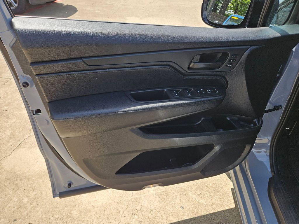 Thumbnail: 2025 Honda Odyssey - 14