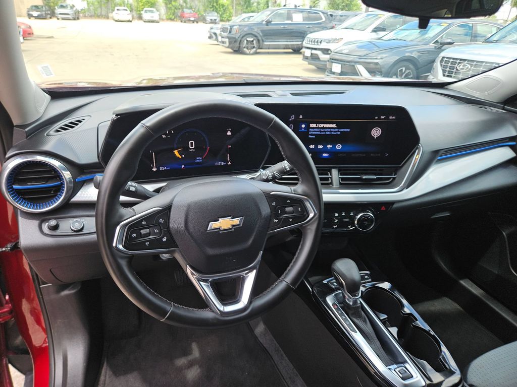 Thumbnail: 2025 Chevrolet Trax - 14