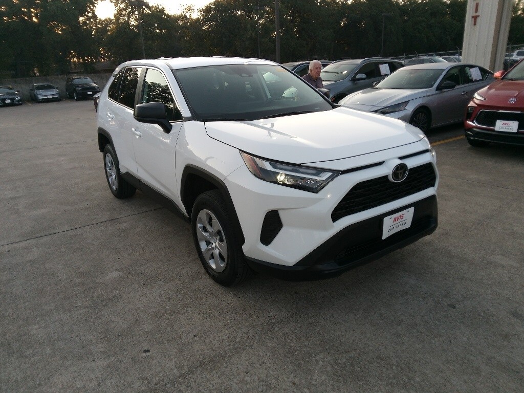2025 Toyota RAV4 LE photo 2