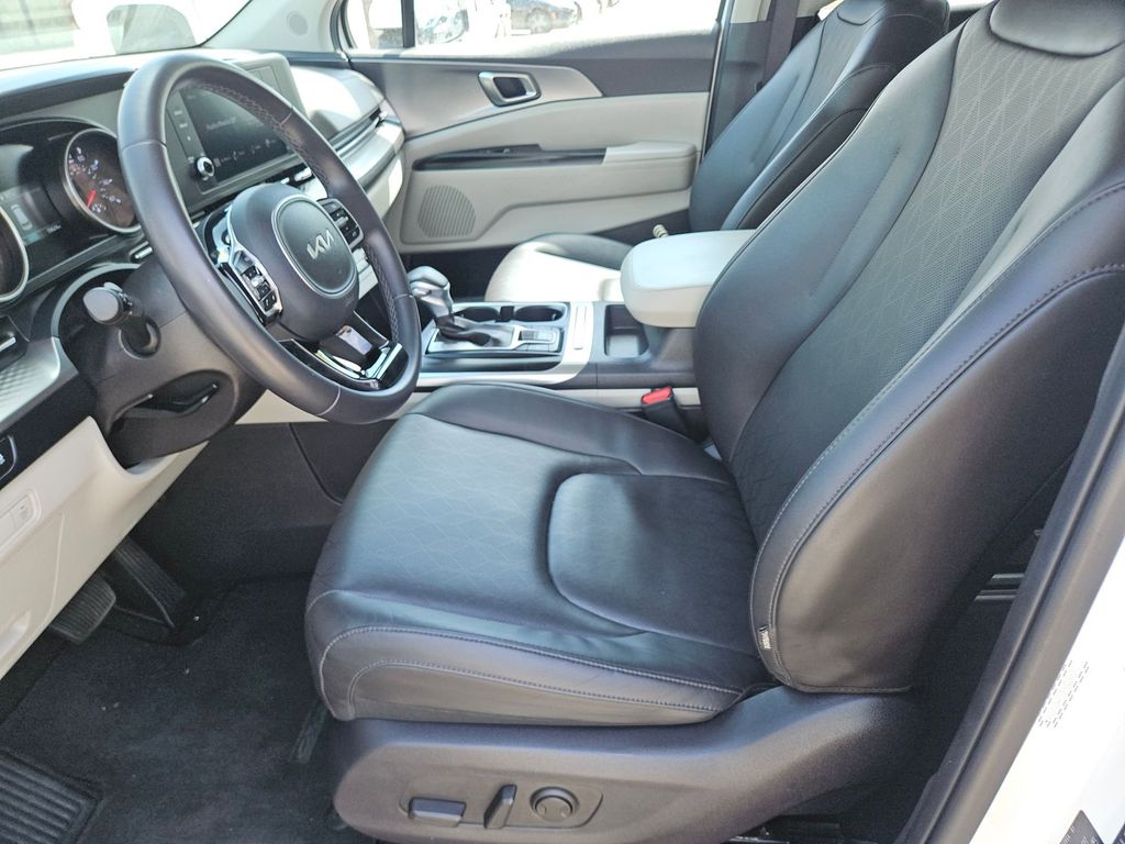 Thumbnail: 2024 Kia Carnival - 11