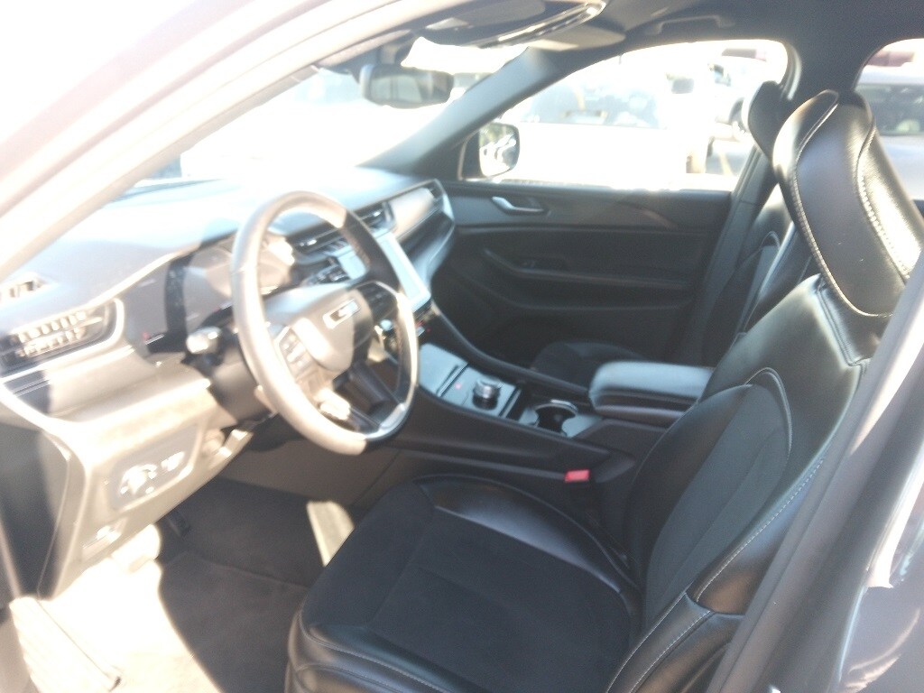 Certified 2024 Jeep Grand Cherokee L Laredo SUV