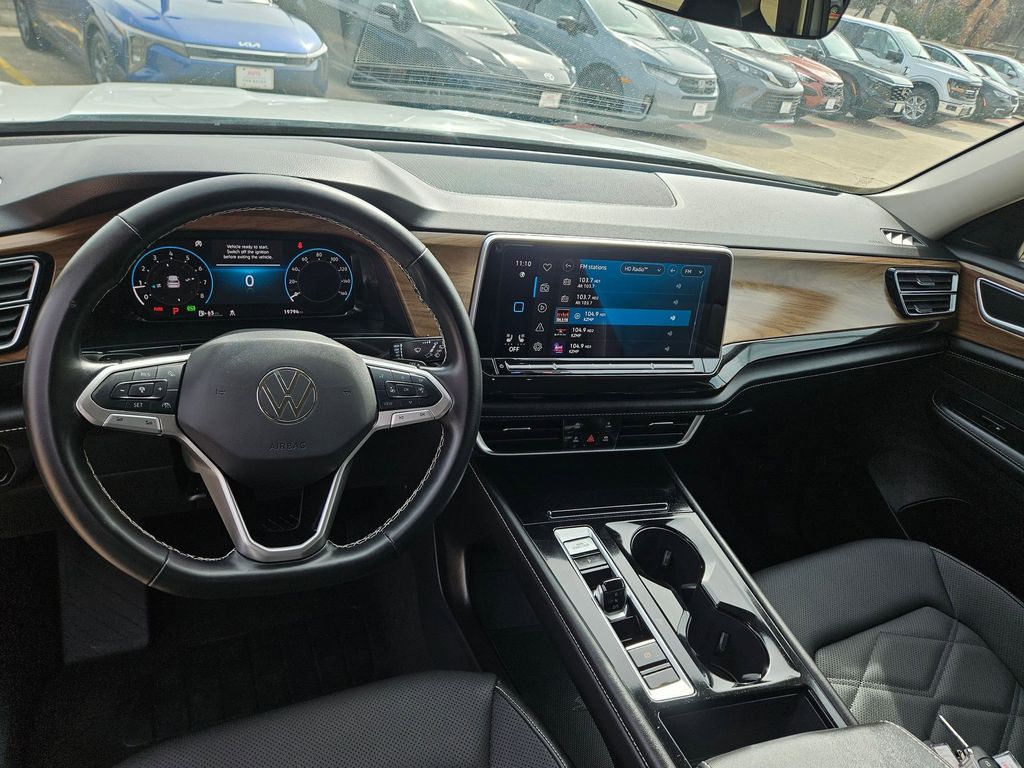Thumbnail: 2025 Volkswagen Atlas - 16