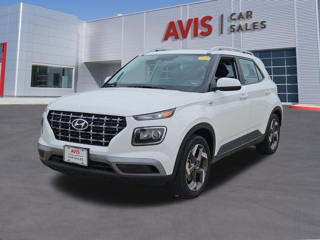 2025 Hyundai Venue SEL IVT's photo
