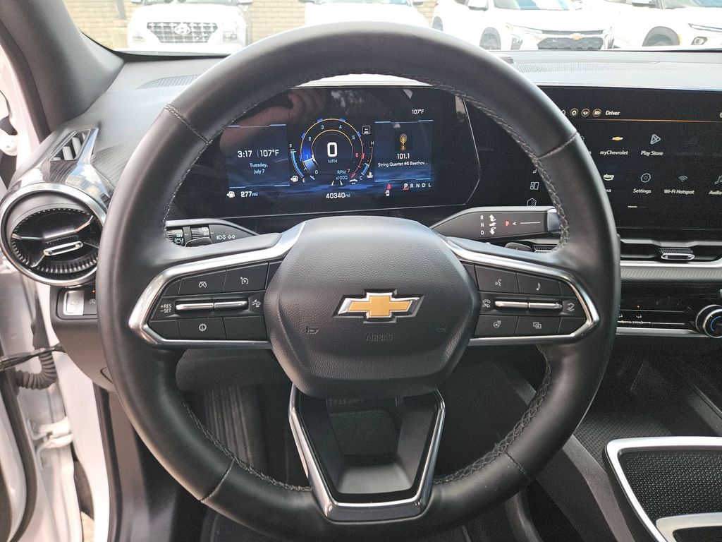Thumbnail: 2025 Chevrolet Equinox - 18