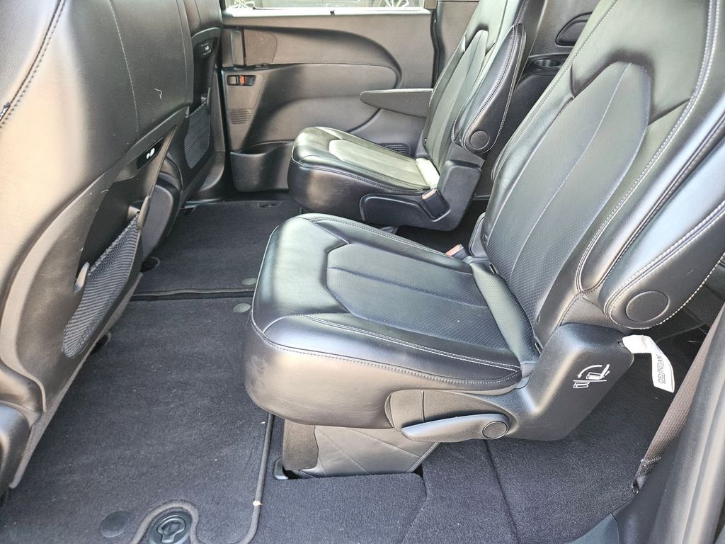 Thumbnail: 2025 Chrysler Pacifica - 25