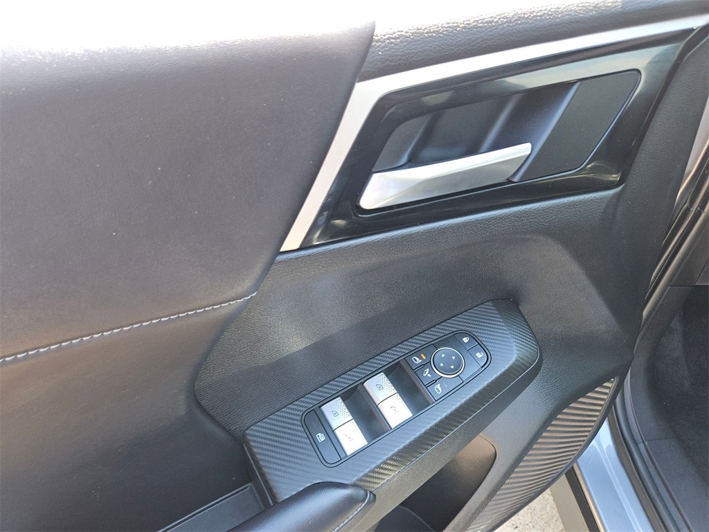 Thumbnail: 2024 Mitsubishi Outlander - 13