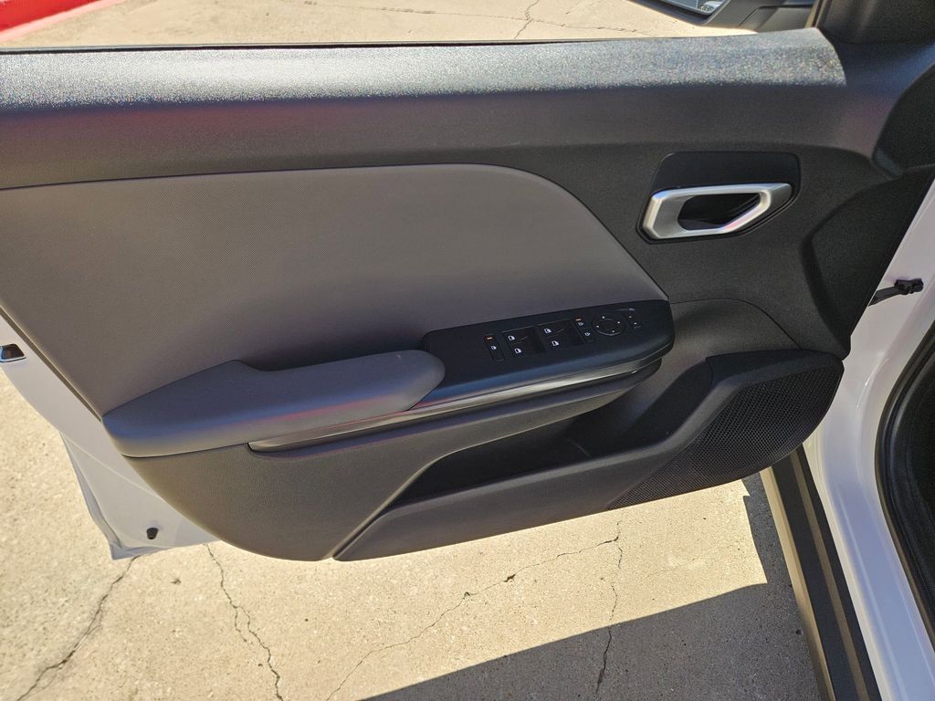 Thumbnail: 2025 Kia K4 - 14