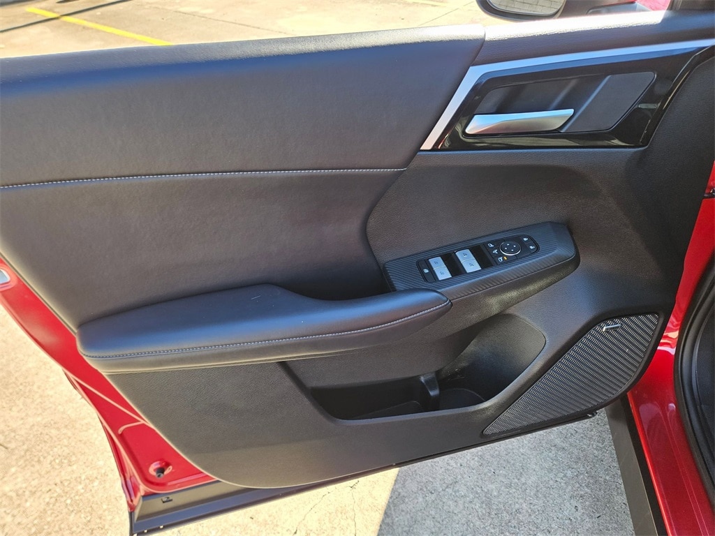 Thumbnail: 2025 Mitsubishi Outlander - 14