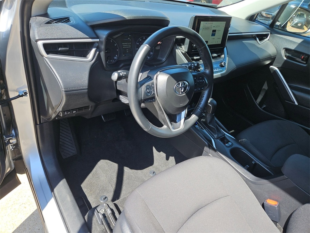 Thumbnail: 2025 Toyota Corolla Cross - 15