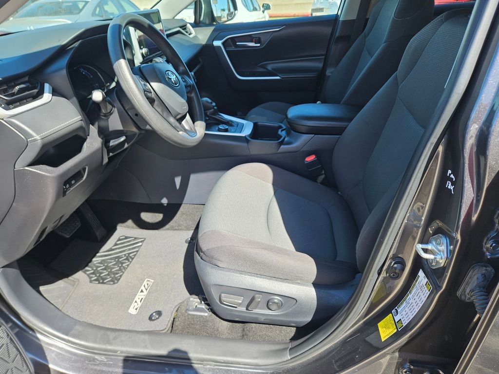 Thumbnail: 2025 Toyota RAV4 - 11