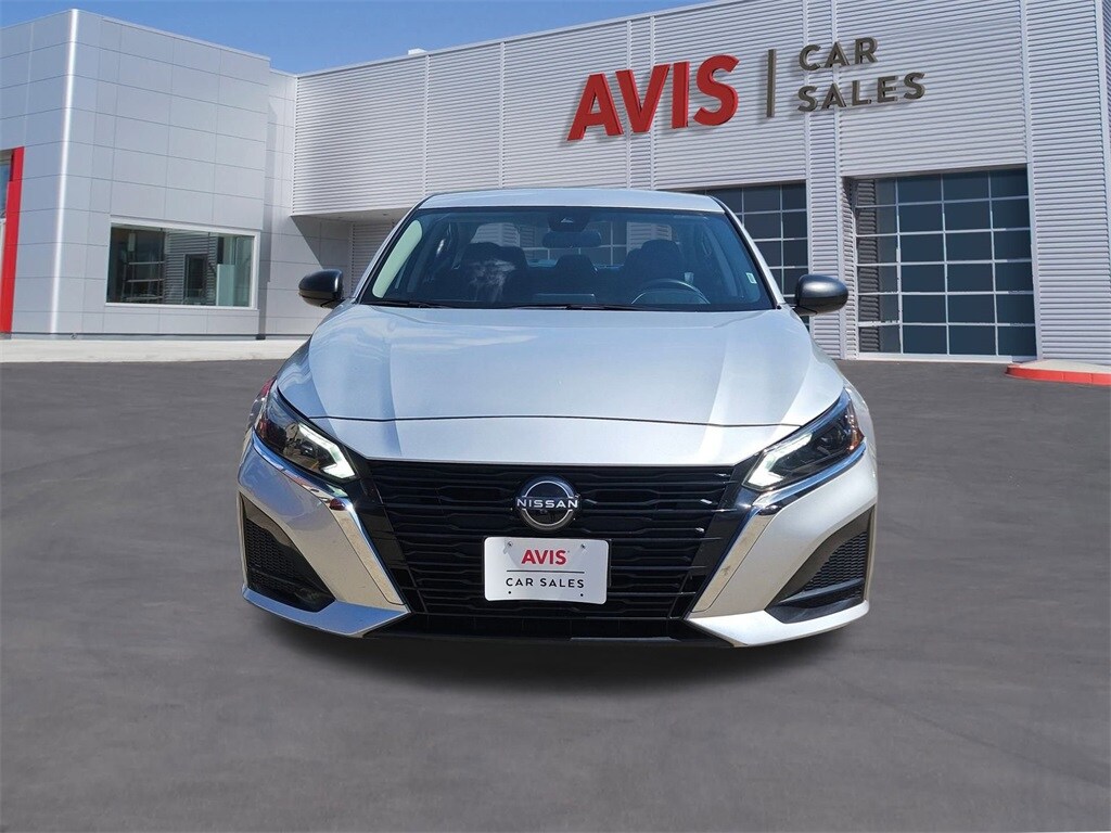 2024 Nissan Altima 2.5 SV photo 2