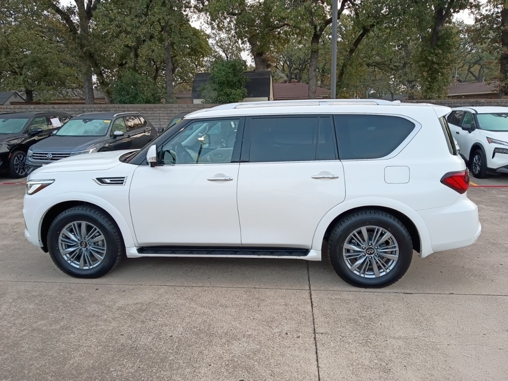 Thumbnail: 2023 INFINITI QX80 - 4