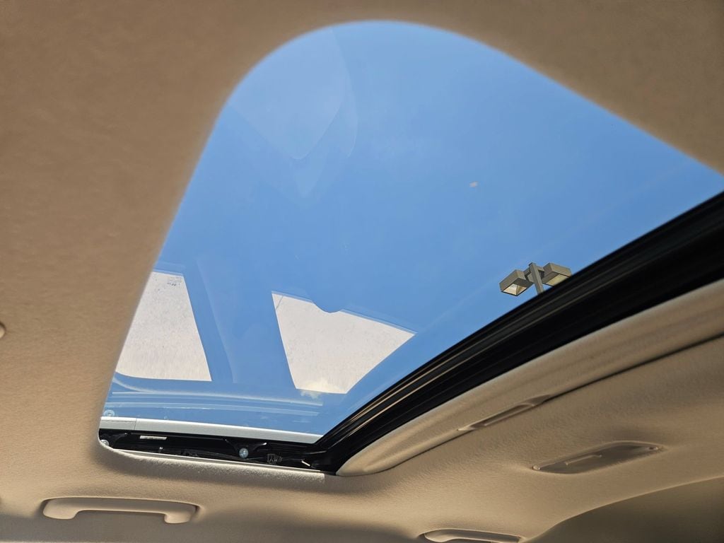 Thumbnail: 2025 Hyundai Venue - 23